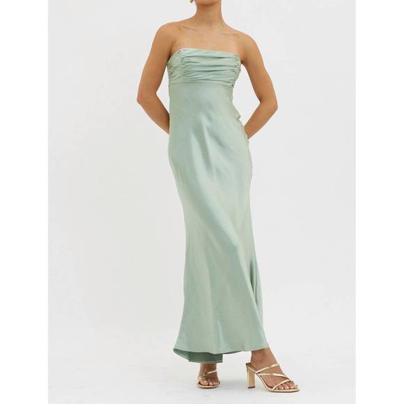 NEW ONE AND ONLY COLLECTIVE strapless laced back dress in matcha - Picture 4 of 5